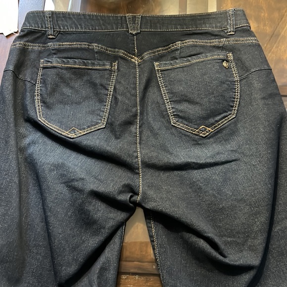 Democracy Plus Size "Ab"solution® Bermuda Stretch Denim Shorts - Picture 10 of 15